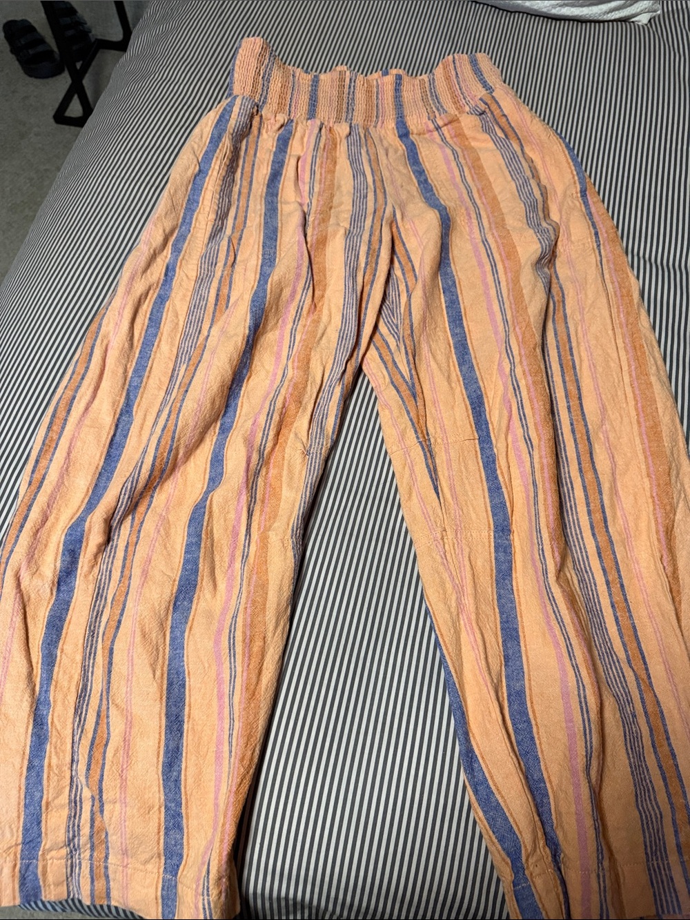 Women’s size small Anthropologie/Pilcro pull on pants